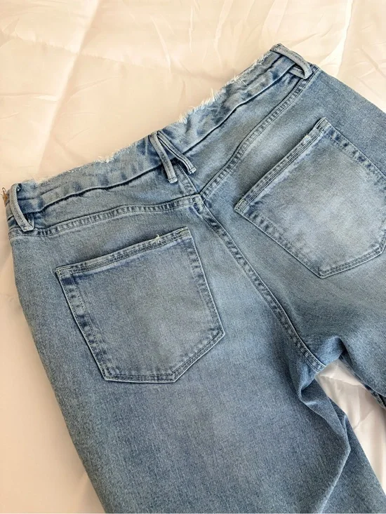 Good American Mid-Rise Weekender Light Wash Jeans